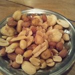 CRAFT BEER BAR IBREW - ミックスナッツは山椒風味だよ。