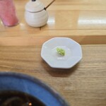 元祖佐賀つけ麺 孤虎 - 麺にわさびをのせて。