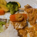 キッチン ブルー グローブ - 人参を乗せて