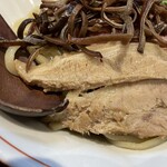 SCLabo - つけ麺の肉厚チャーシュー