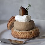 MISO - 温められたサクッのスコーンにめっちゃ和栗が乗ってた