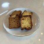 Canelé de CHIANTI - プレーンと西京味噌の断面