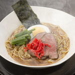 Kira Hiiragi - オリジナルスープとローストビーフがうまい『伊万里牛ラーメン』