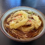 車屋 - 温かい蕎麦。