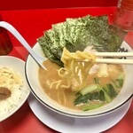 家系ラーメン 王道家直系 修 - 