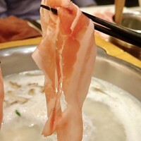 豆乳とんしゃぶ 寅太郎 - 豆乳に投入