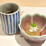 神楽坂 蟹いさみ - 甘味　リンゴ羊羹と温かいお茶