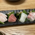 わら焼 鉄板焼 いやさか - お刺身4種盛り合わせ（鰤、鮪、烏賊、鯛）