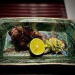 多仁本 - この鼈の醤油麹焼き、絶品ー♪
      鼈自体の味わいがきれいで、身質の弾力もホントちょうどいい。
      もっと食べたかったなー(^^)