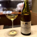 多仁本 - ほら(^^)
      フランソワ・ジョバールのムルソー・ジュヌヴリエール1er.Cru 1997。
      凝縮感がすごい。若かりし頃はカチカチだったであろうミネラルは溶け込んで、バターのような滑らかさも魅力的。