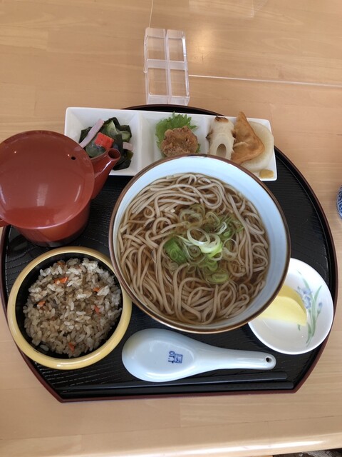 こみっと - 二ツ井（そば）の写真