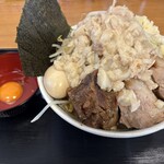 成りと - らーめん大　チャータマ　油マシニンニク普通タマネギマシ　生卵