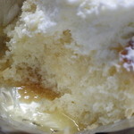 浜志まん - サバラン；アップ；下にはラムシロップがたっぷり