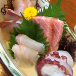 いけす料理 あき - ハマグリ御膳の刺身