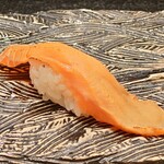 おたる政寿司 - 五、サーモンの炙り