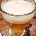 筥崎鳩太郎商店 - まずは生ビール。