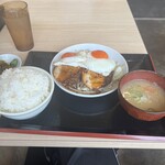 中毒飯 チョモランマ - 