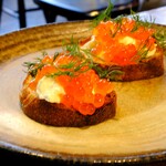 ワイン食堂トランク イタリアゴハン - 北海道産いくらとマスカルポーネのブルケッタ