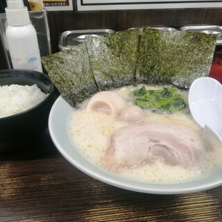 横浜家系ラーメン 魂心家_1