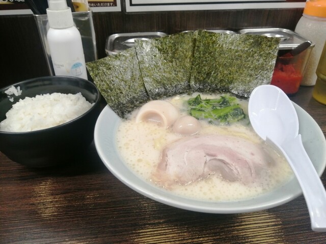 Yokohama Iekei Ramen Konshinya Oosakashinaniku Namba Ten photo 2