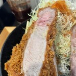 とん汁の店 まるやま食堂 - ほんのりピンク色♡