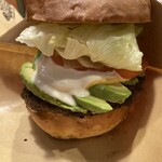 プレイヤーズ - アボカドチーズバーガー、レタスシャキシャキ！