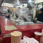 とらきち家 光 - 大寸胴2本はフル稼働