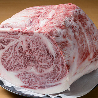 使用未經產的雌牛所製作的神戶牛肉及精選黑毛和牛