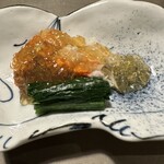 徳ㇵ本也 - 香箱蟹に土佐酢のジュレ、ほうれん草のお浸し