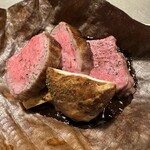 徳ㇵ本也 - 朴葉焼き、牛フィレと松茸