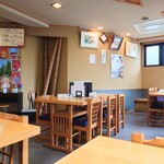 やぶ善 - 店内中央の席。