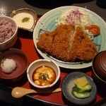 とんかつ とまと赤茄子家 - 特選ロースカツ膳　とろろ付き＆古代米　