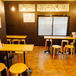 やきとん よし田 - 二階テーブル席