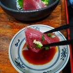 味処 まるたか - 新鮮なカツオの刺身