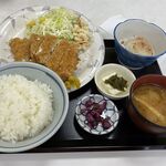 三喜食堂 - かじきまぐろフライ定食830円　プラスマイナスあれこれ