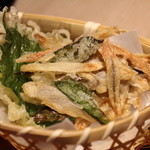 近畿大学水産研究所 - うすい豆と牛蒡の掻き揚げ