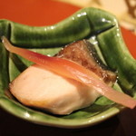 近畿大学水産研究所 - 近大ブリの炙り焼き