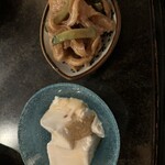 東迎おばぁの沖縄料理とお酒 白蕗 - ジーマーミーとうふとミミガー