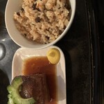 東迎おばぁの沖縄料理とお酒 白蕗 - ラフテーとジューシー