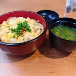 鳥樂苑 - 親子丼（780円）
