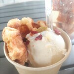 森のテラスカフェ - 料理写真:ワッフルアイス