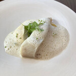 CYCLE by Mauro Colagreco - スジアラ、オゼイユ、根セロリ