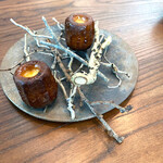 CYCLE by Mauro Colagreco - チーズのカヌレ