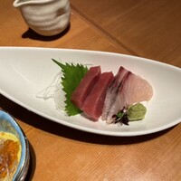 大山鶏と鮮魚 居酒屋 まいか - 彩り～irodori～コース大山鶏を存分に楽しめるお手軽コース
                    【造り】鮮魚の造り二種盛り合わせ