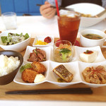 カフェ ゼッカ - おまかせプレート…だったかな？たぶん。笑
ローストビーフが美味しかった。