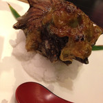 神戸たむら - 感動したお気に入りの一品
      さざえの中に、生麩と新ジャガ木の芽味噌が何とも言えぬ美味しさ