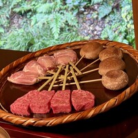 うかい鳥山 - 牛、鶏、椎茸の串焼き