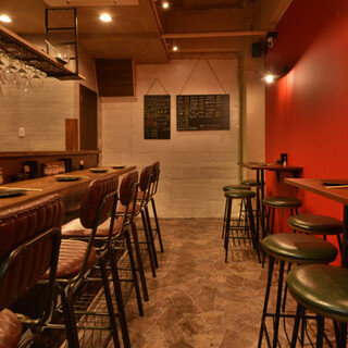 女子会などにもぴったり◎お洒落で落ち着いた隠れ家のような店内