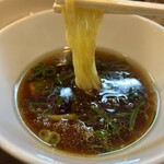 支那蕎麦 澤田 - つけ汁に浸してぇ〜