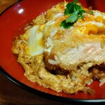 とんかつ 新 - 分厚いでしょ（笑）食べ応え満点!!